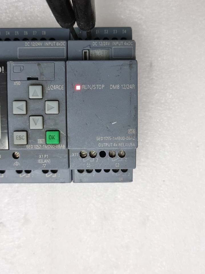 SIEMENS 6ED1052-1MD00-0BA8 LOGO 12/24RCE WITH 6ED1055-1MB00-0BA2 MODULE 12/24VDC